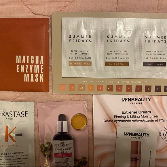 Assorted Beauty Sample Set - Picture 2 of 4